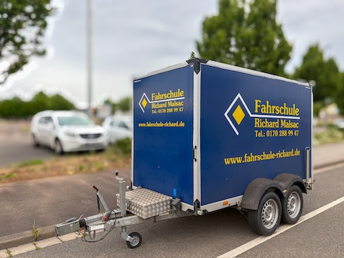 Anhänger 2 t